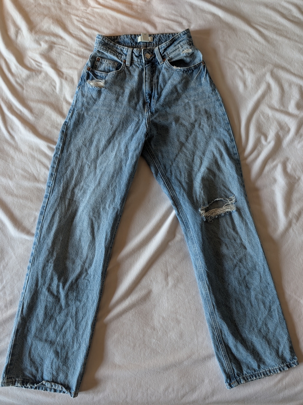 H&M Women's Light Blue Straight-Leg Distressed Jeans